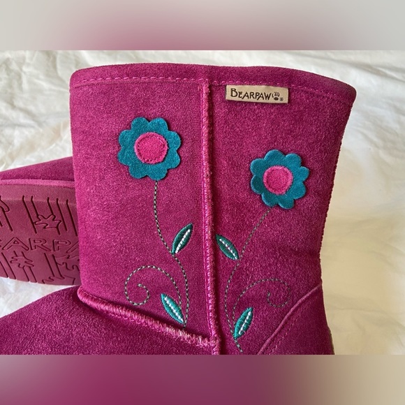 BearPaw Other - Bearpaws NWT Sz-5 Youth Boots, Suede Uppers, Blended Lining, Fuchsia Pink- Warm